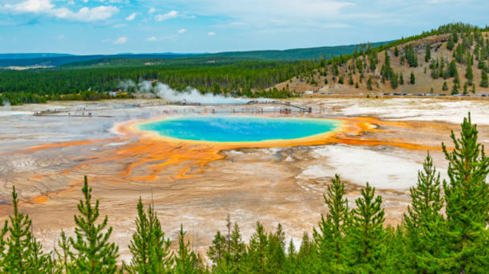 Pesona Wisata Ekstrem Dan Menakjubkan Di Taman Nasional Yellowstone